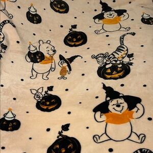 Winnie the Pooh Halloween Pink Blanket